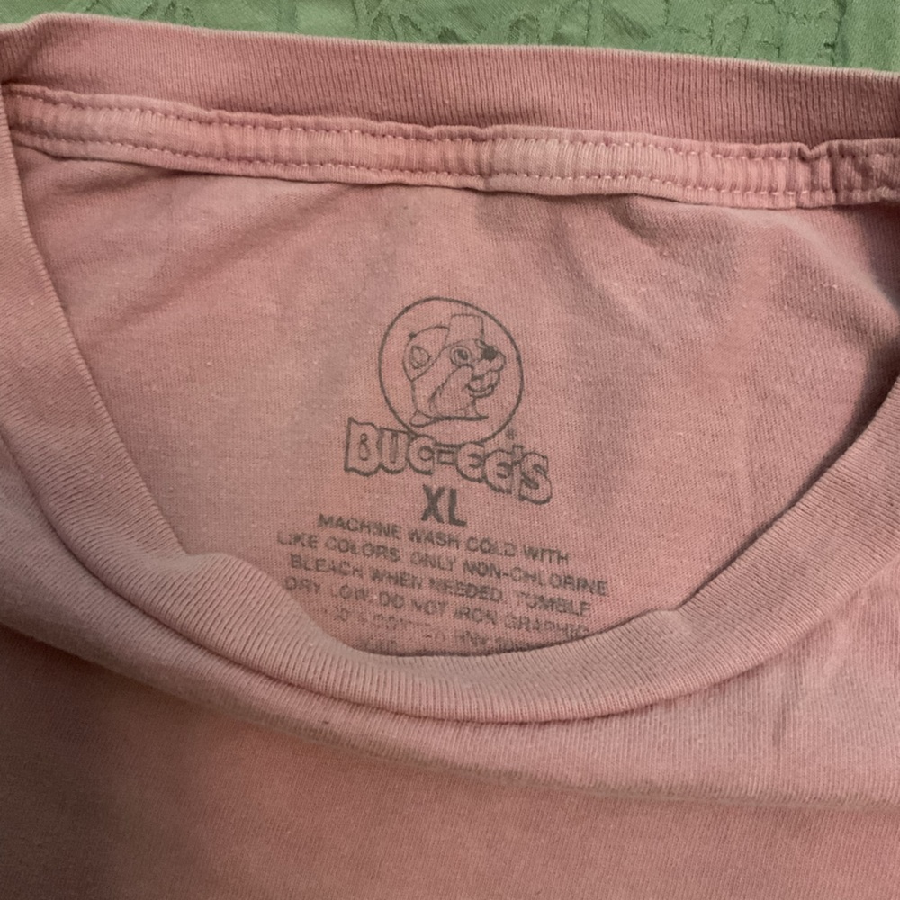 Buc-ees T-shirt - Picture 3 of 5